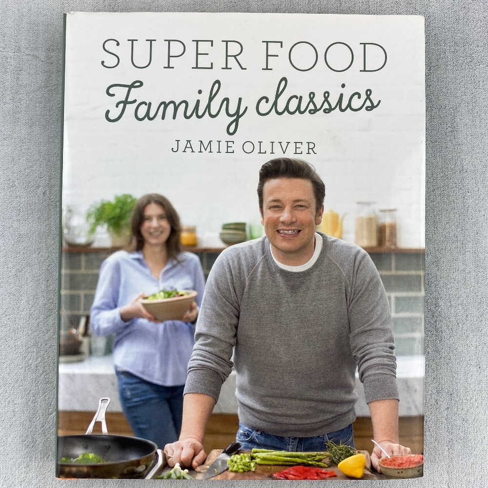 Jamie Oliver Super Food Family Classics Cookbook Hardcover Recipe Book 2016